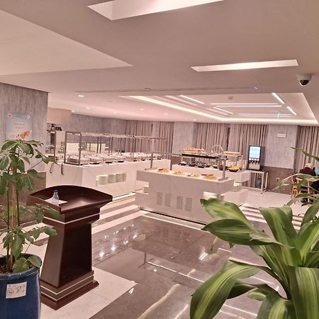 Maden Alrawda Hotel Medina ภายนอก รูปภาพ The lounge at the airport