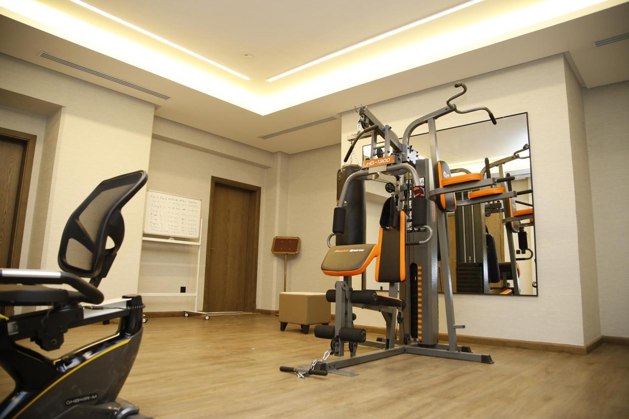 Maden Alrawda Hotel Medina ภายนอก รูปภาพ The gym at the hotel