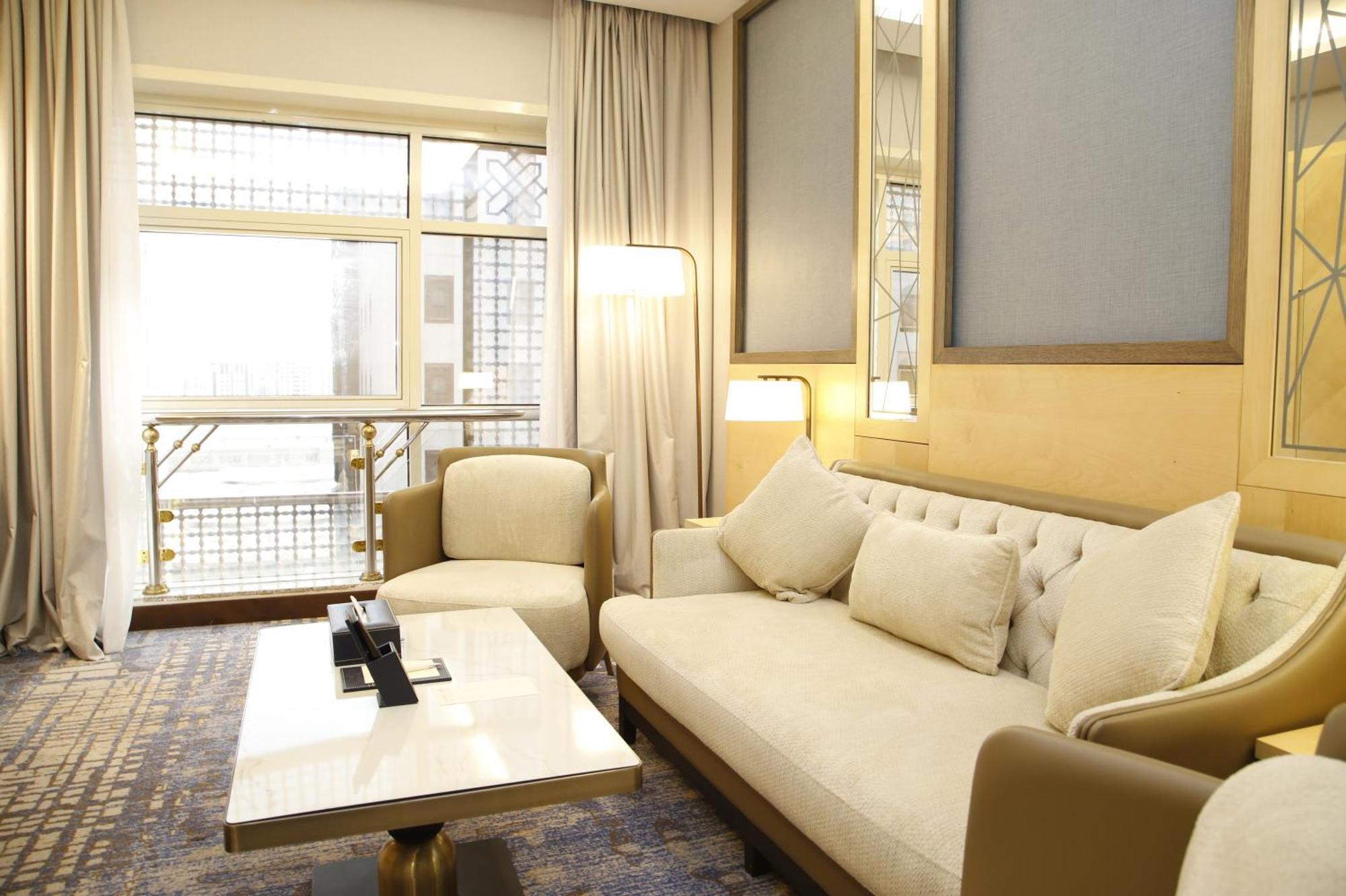 Maden Alrawda Hotel Medina ภายนอก รูปภาพ A suite at the hotel